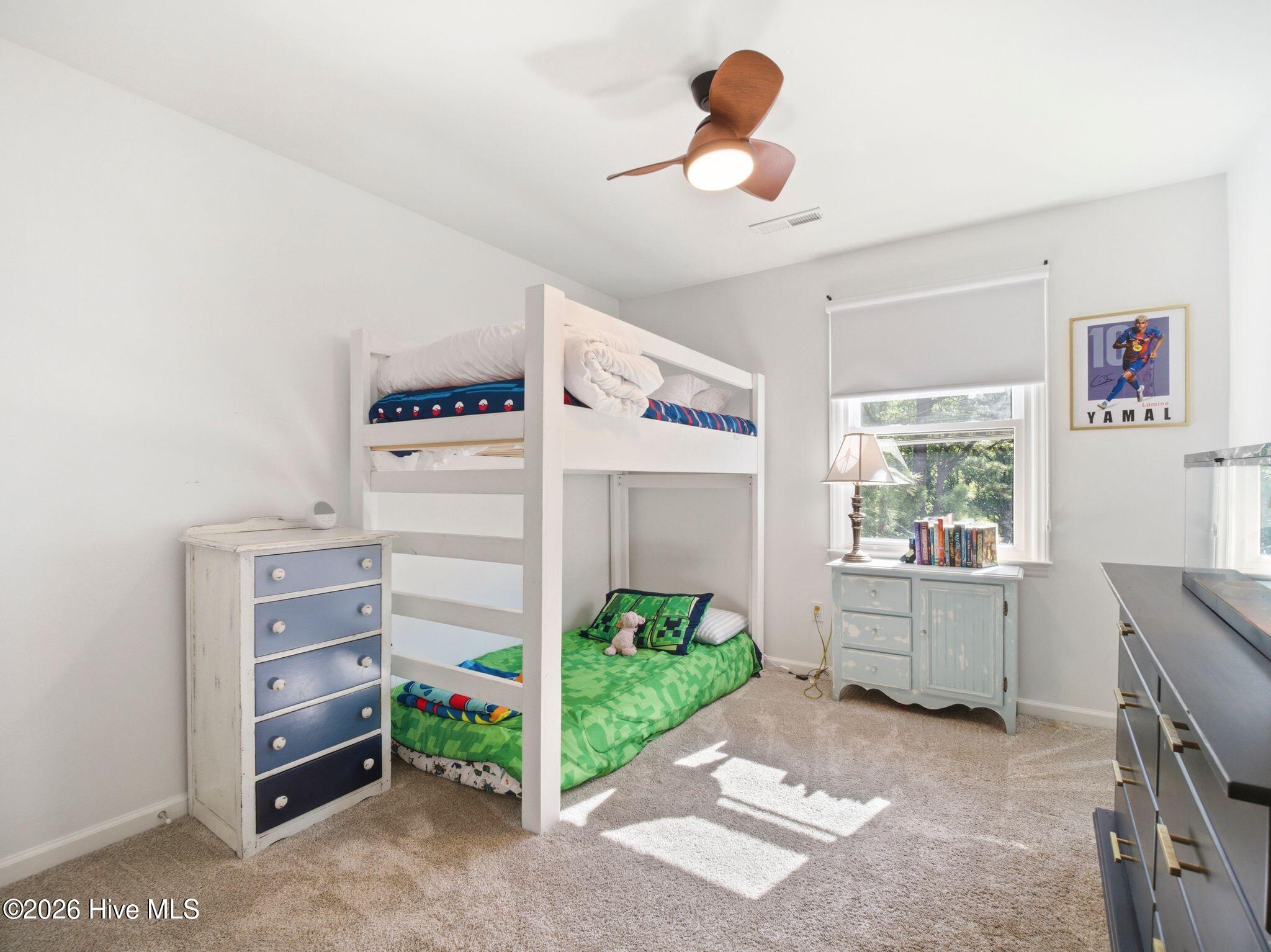 100568966 | Photo 45