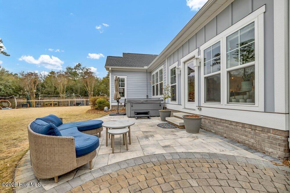 100555857 | Photo 42