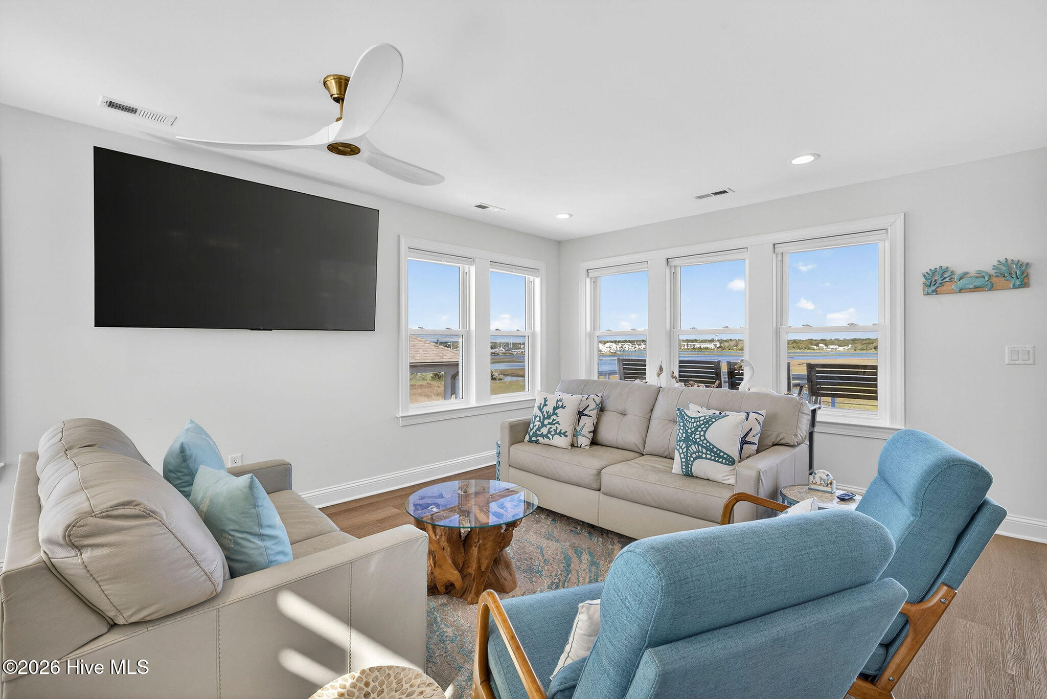 100565541 | Photo 17