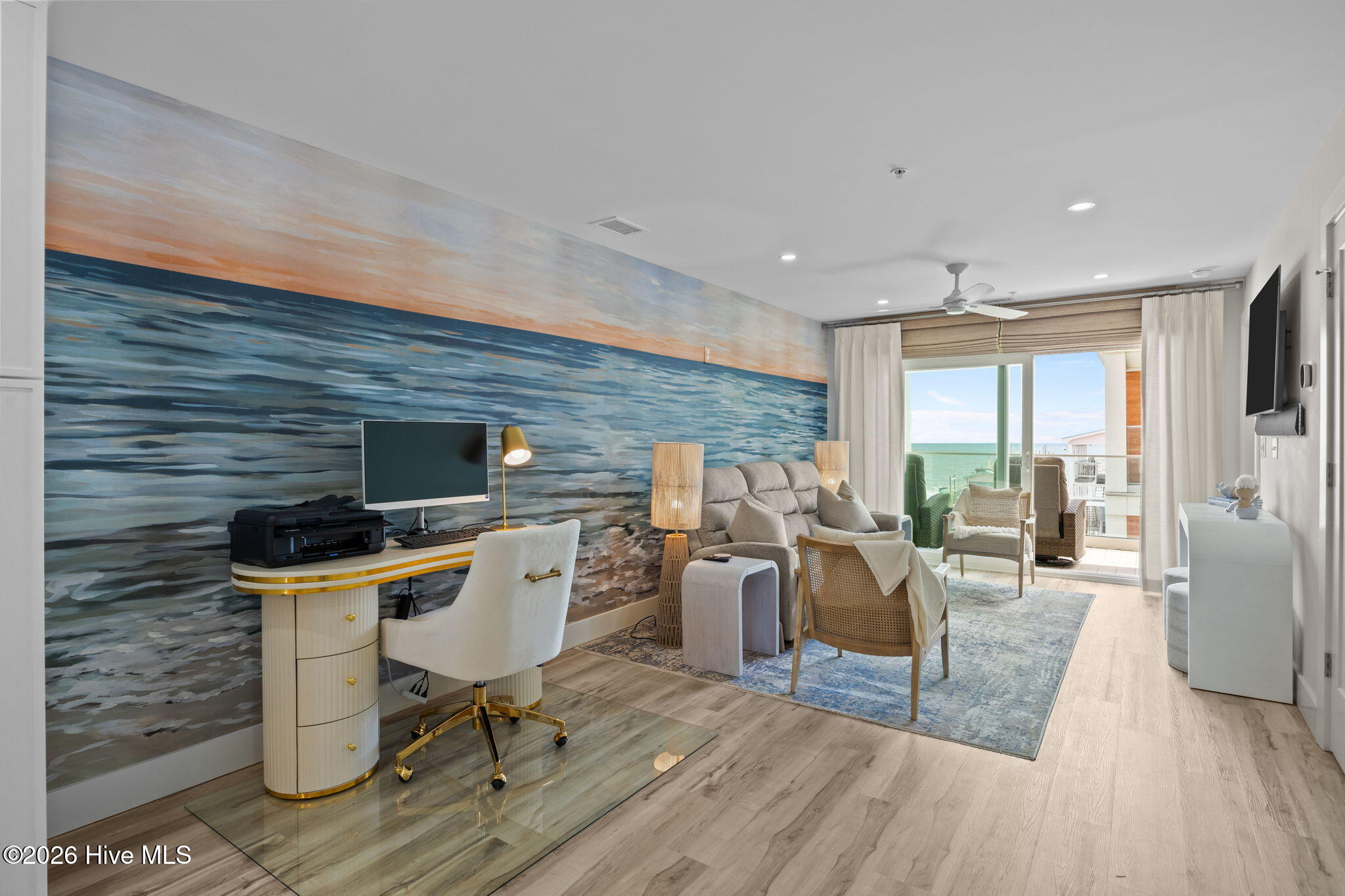 100566636 | Photo 11