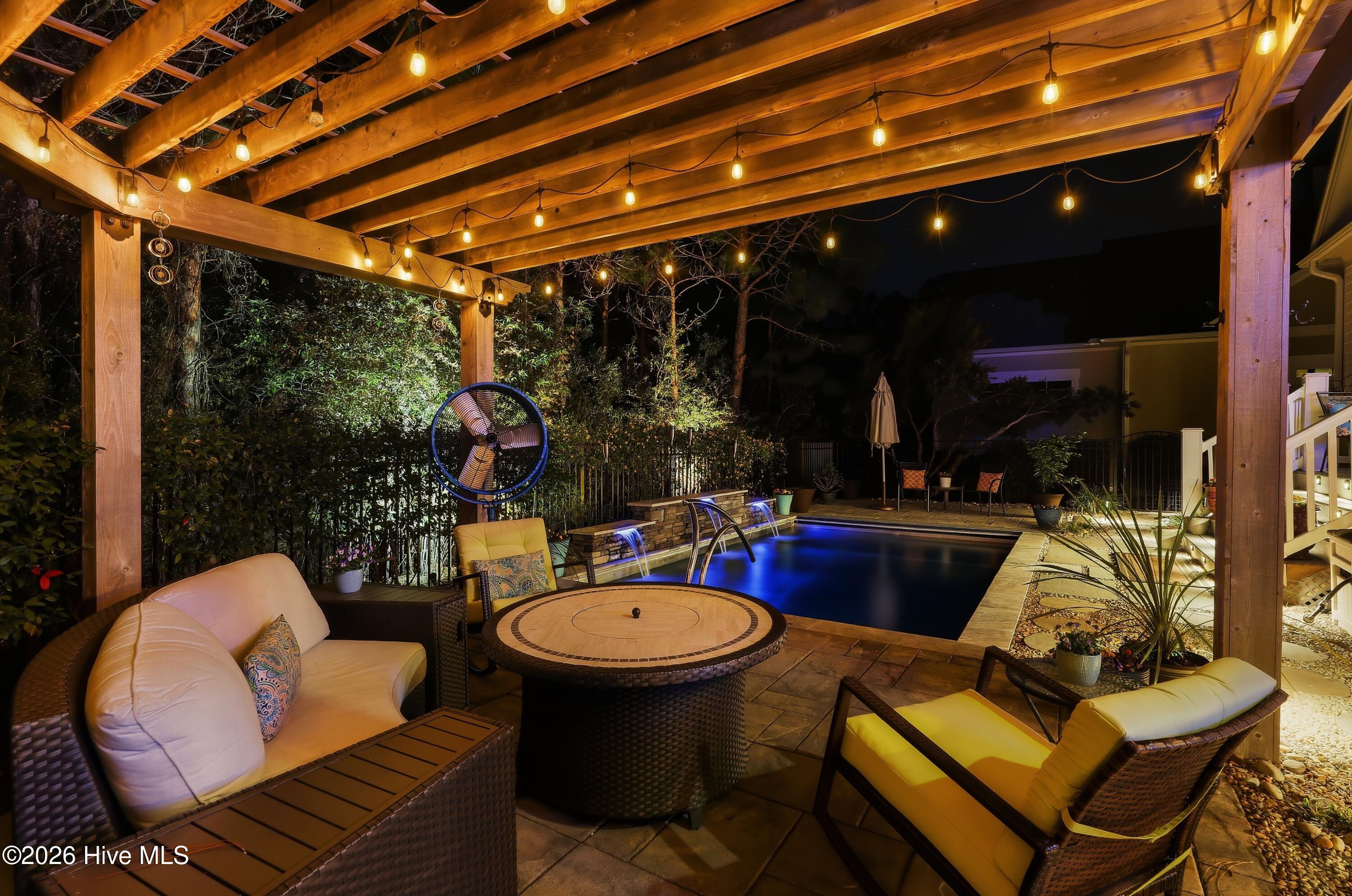 100560697 | Photo 92