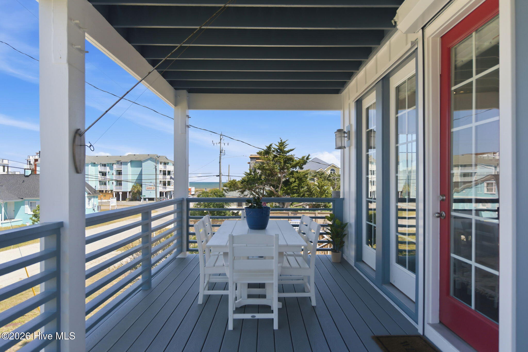 100570056 | Photo 23