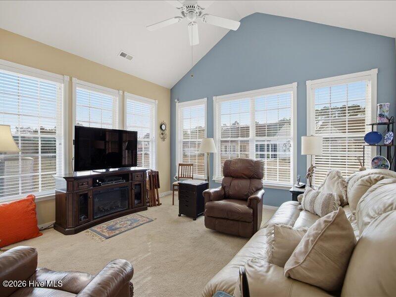 100563793 | Photo 24