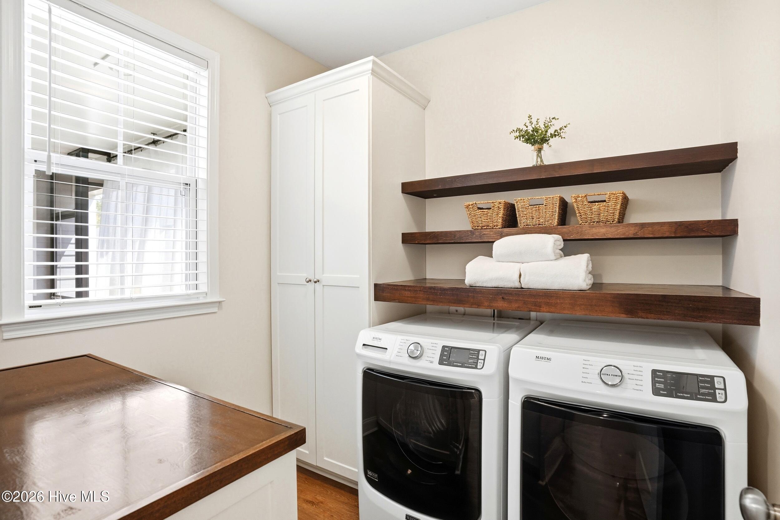 100569050 | Photo 46