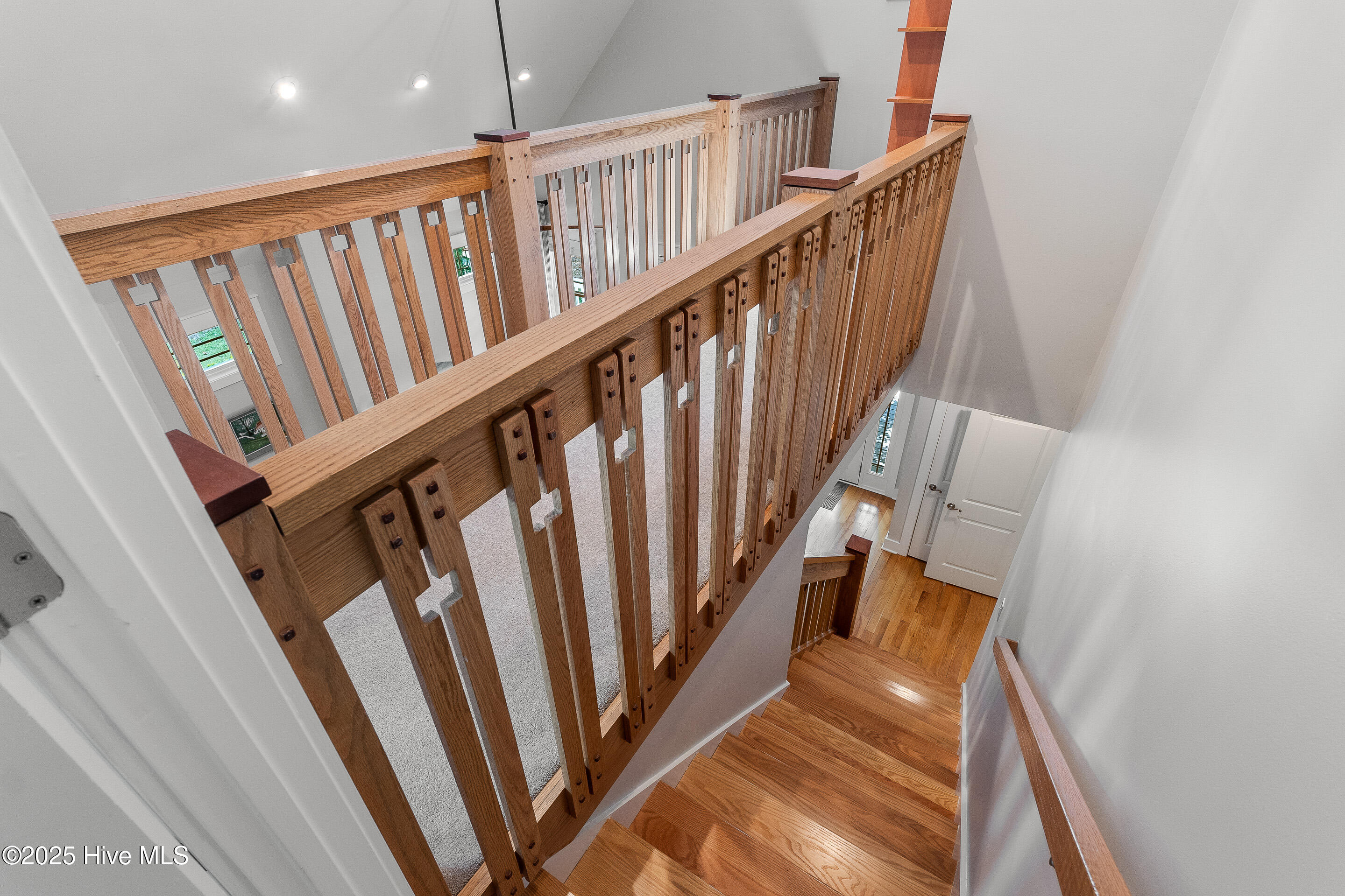 100505939 | Photo 53