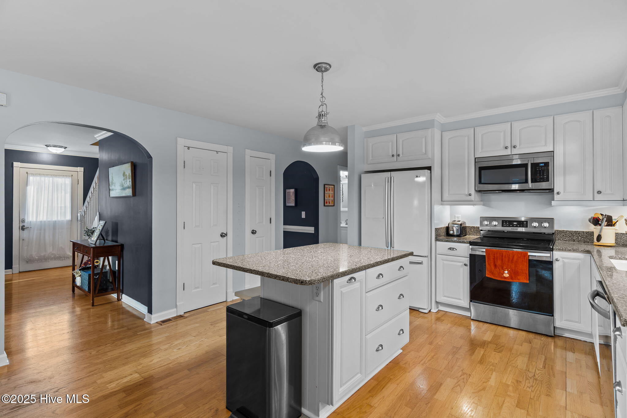 100539948 | Photo 14