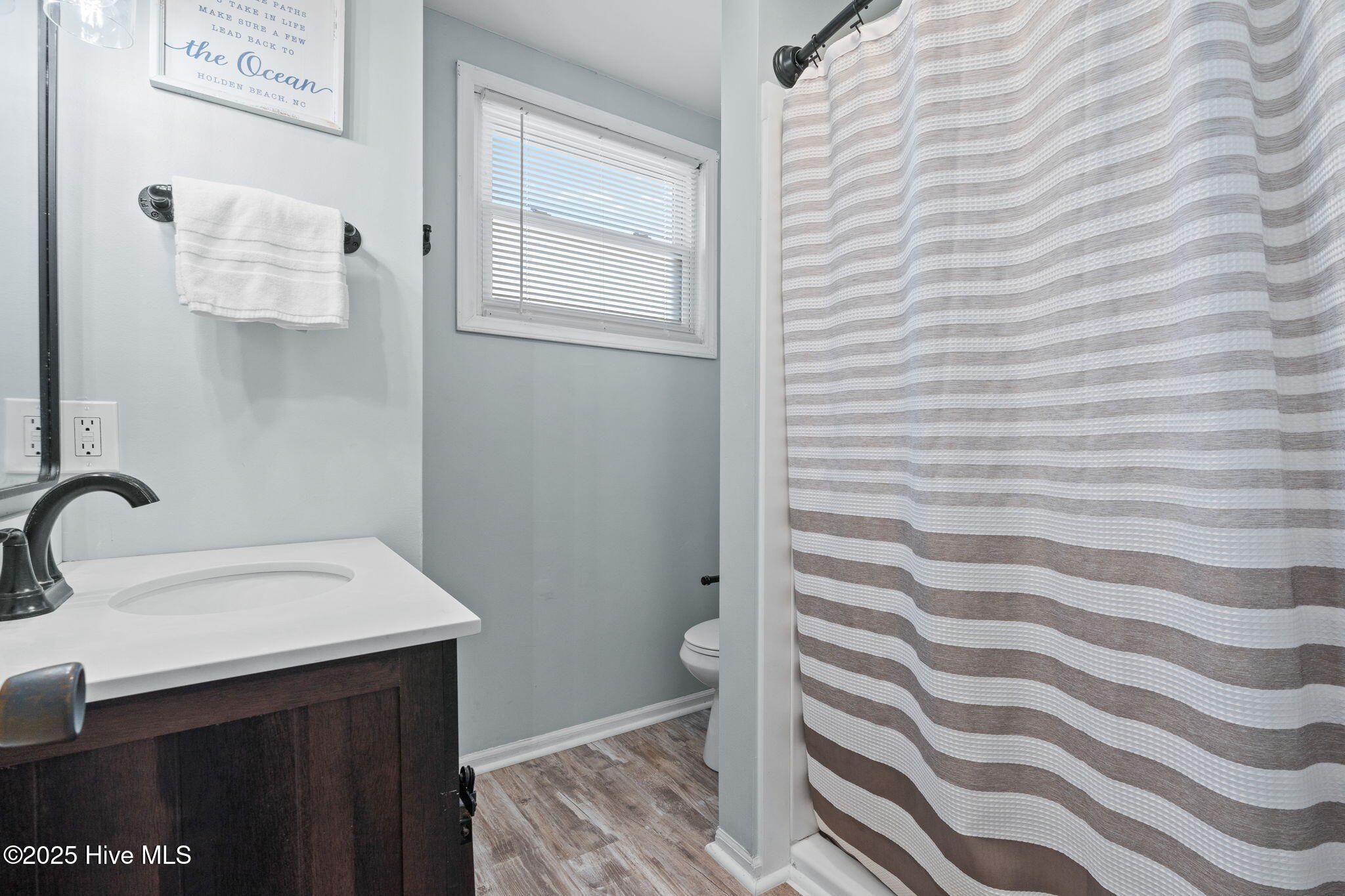 100540737 | Photo 24