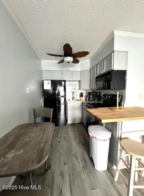 2182 New River Inlet Road 378, North Topsail Beach, NC 28460 – photo 8: Topsail Reef 378 Kitchen