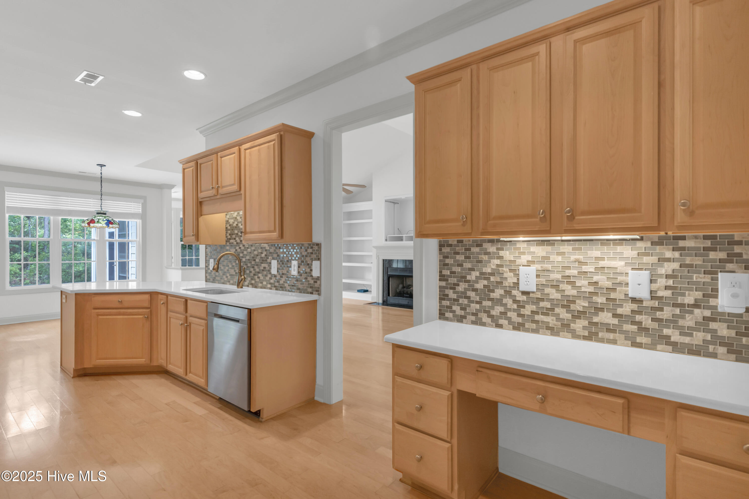 100523896 | Photo 13