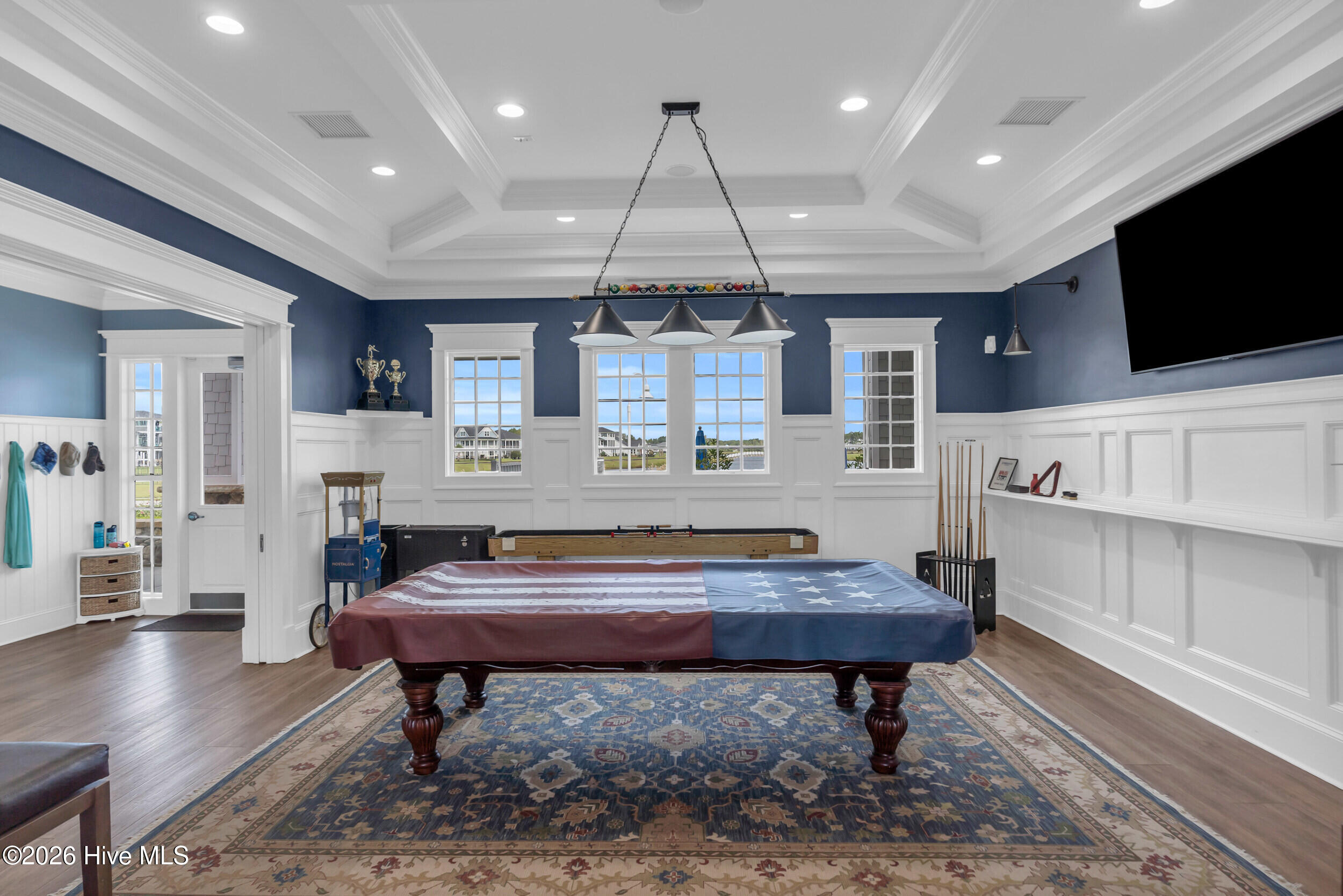 100565471 | Photo 82