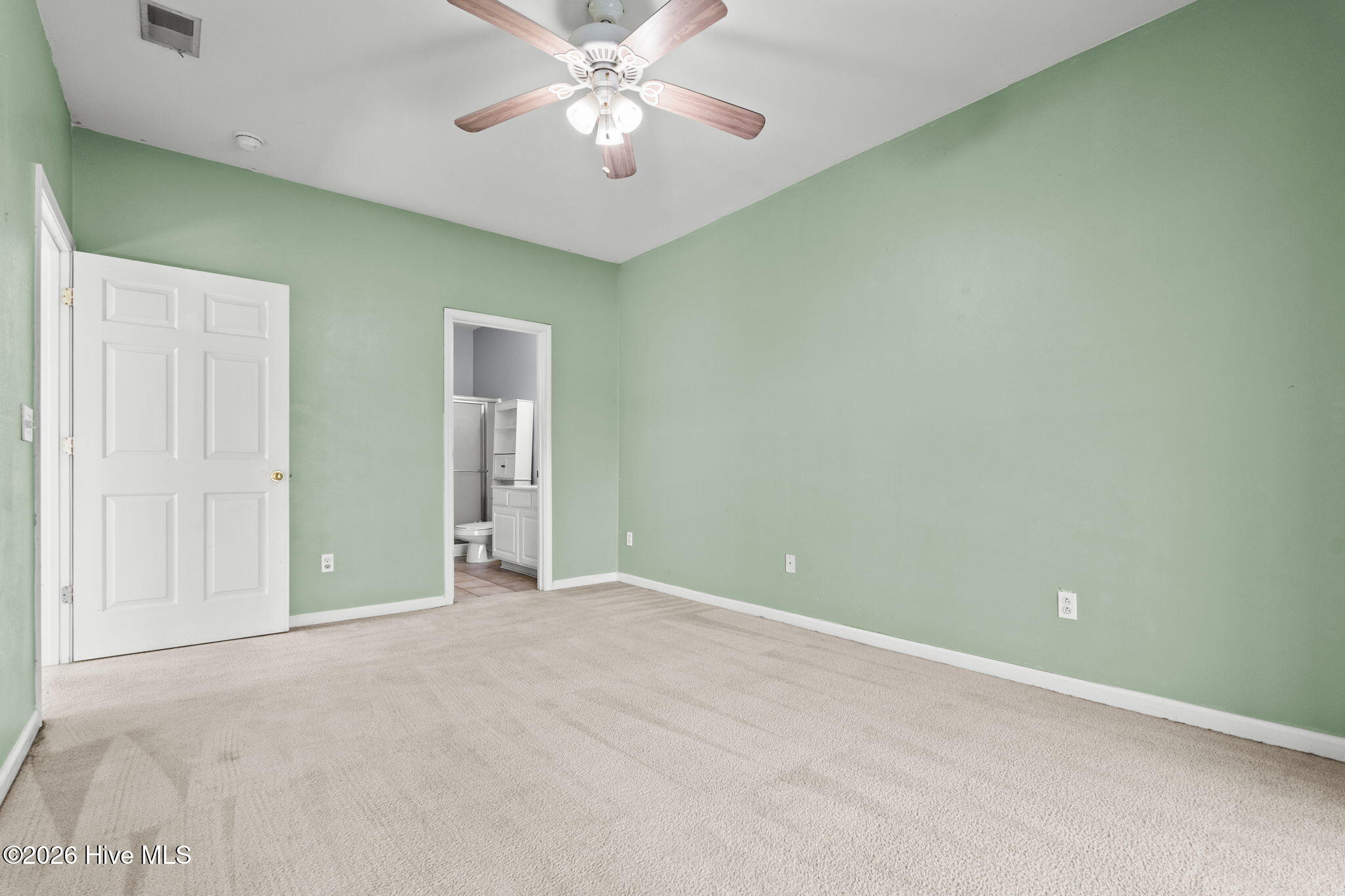 100569221 | Photo 18