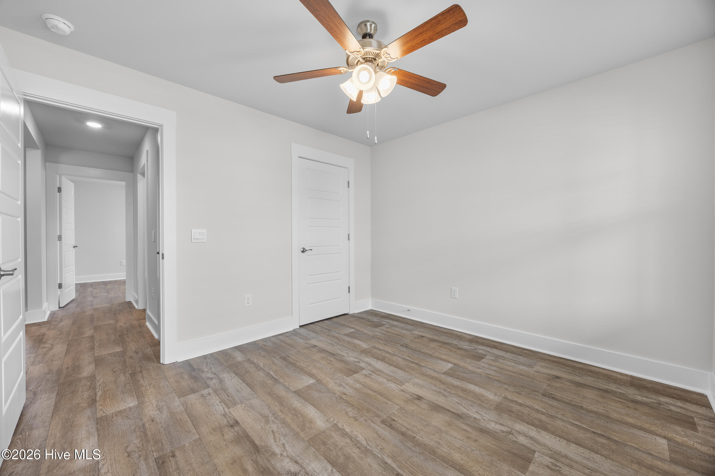 100563426 | Photo 10