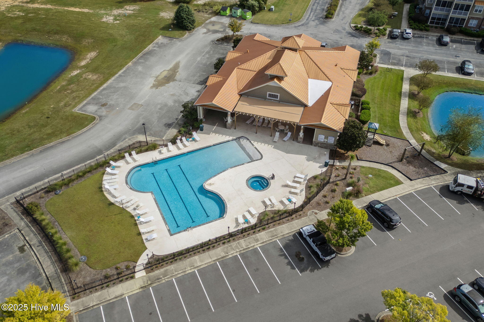 100535498 | Photo 65