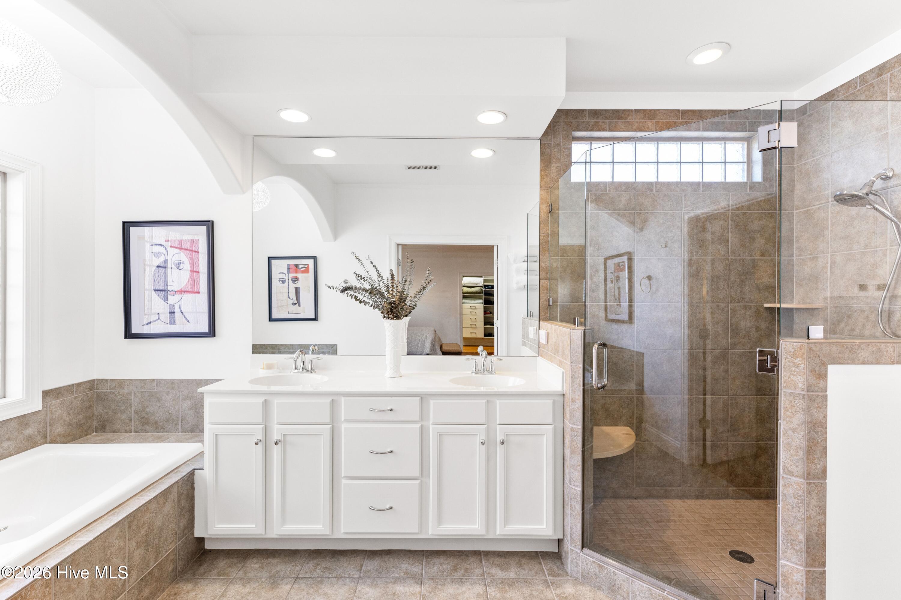 100552646 | Photo 20