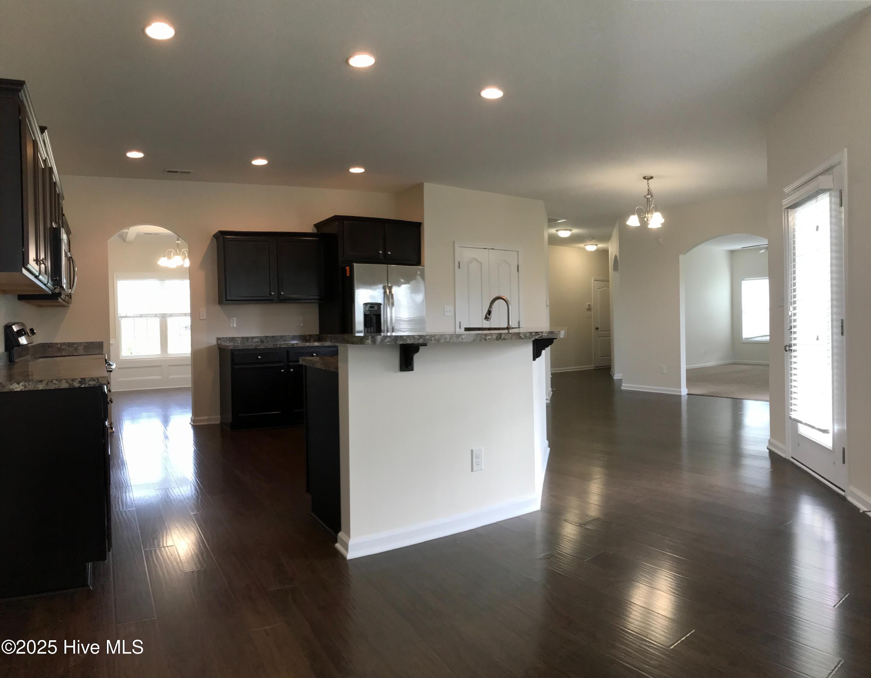 100544459 | Photo 11