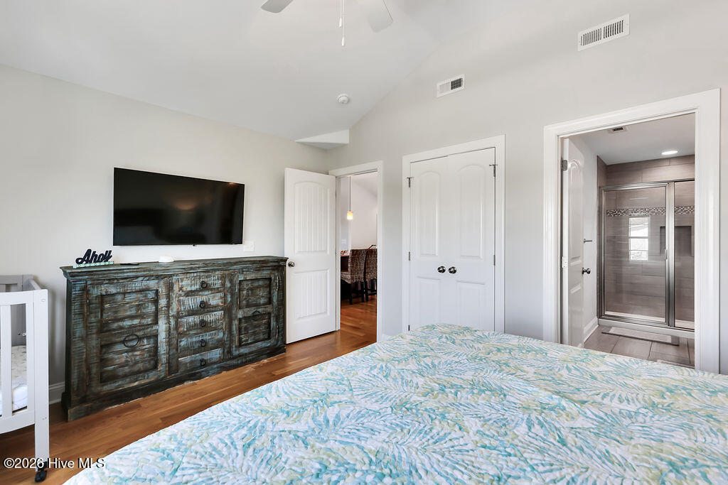 100565368 | Photo 27