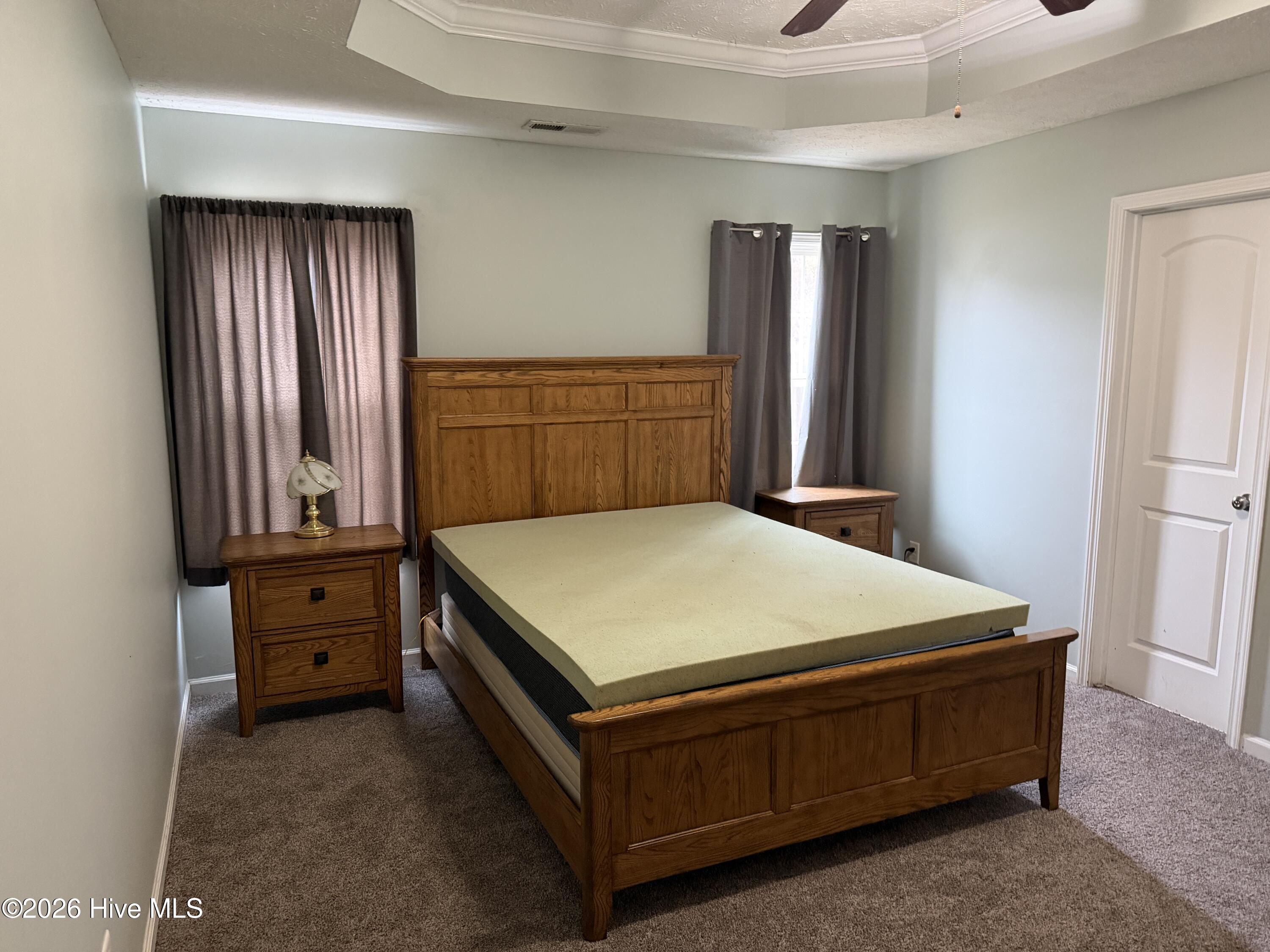 100557180 | Photo 15