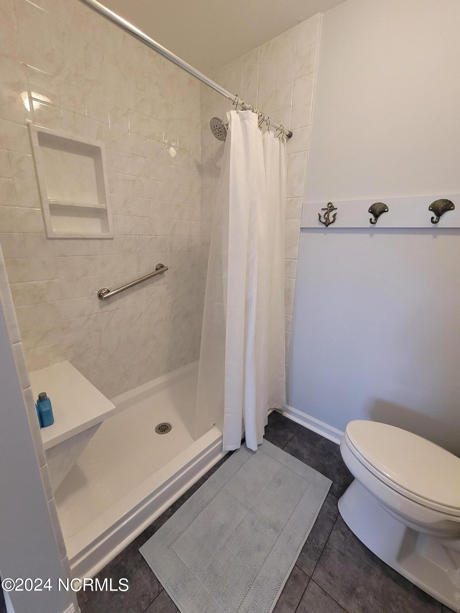 100565776 | Photo 24