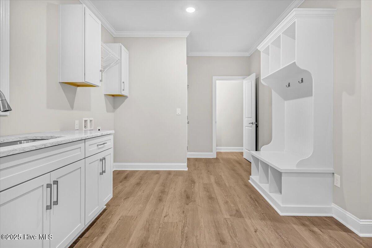 100505838 | Photo 45