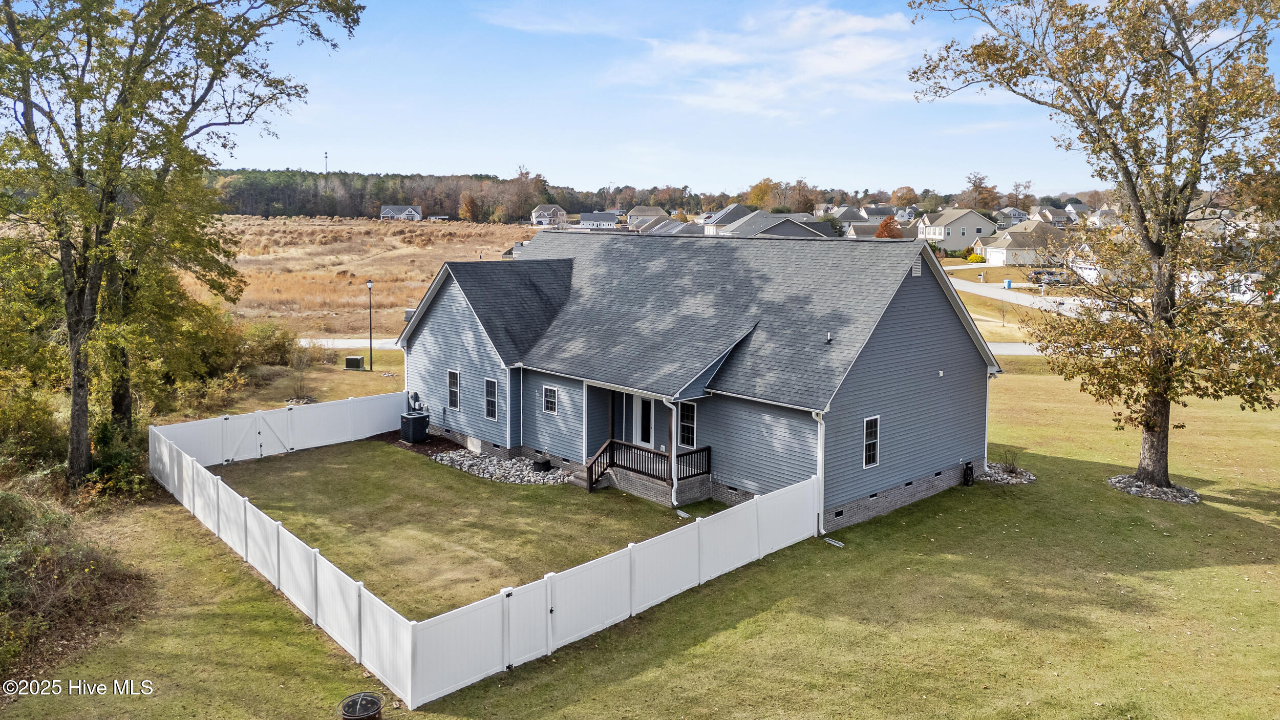 100542328 | Photo 50