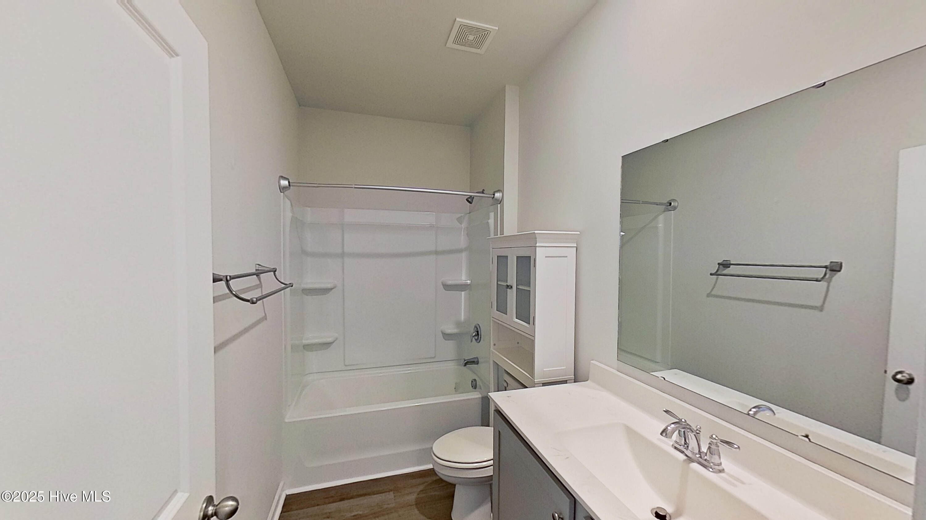 100532856 | Photo 14