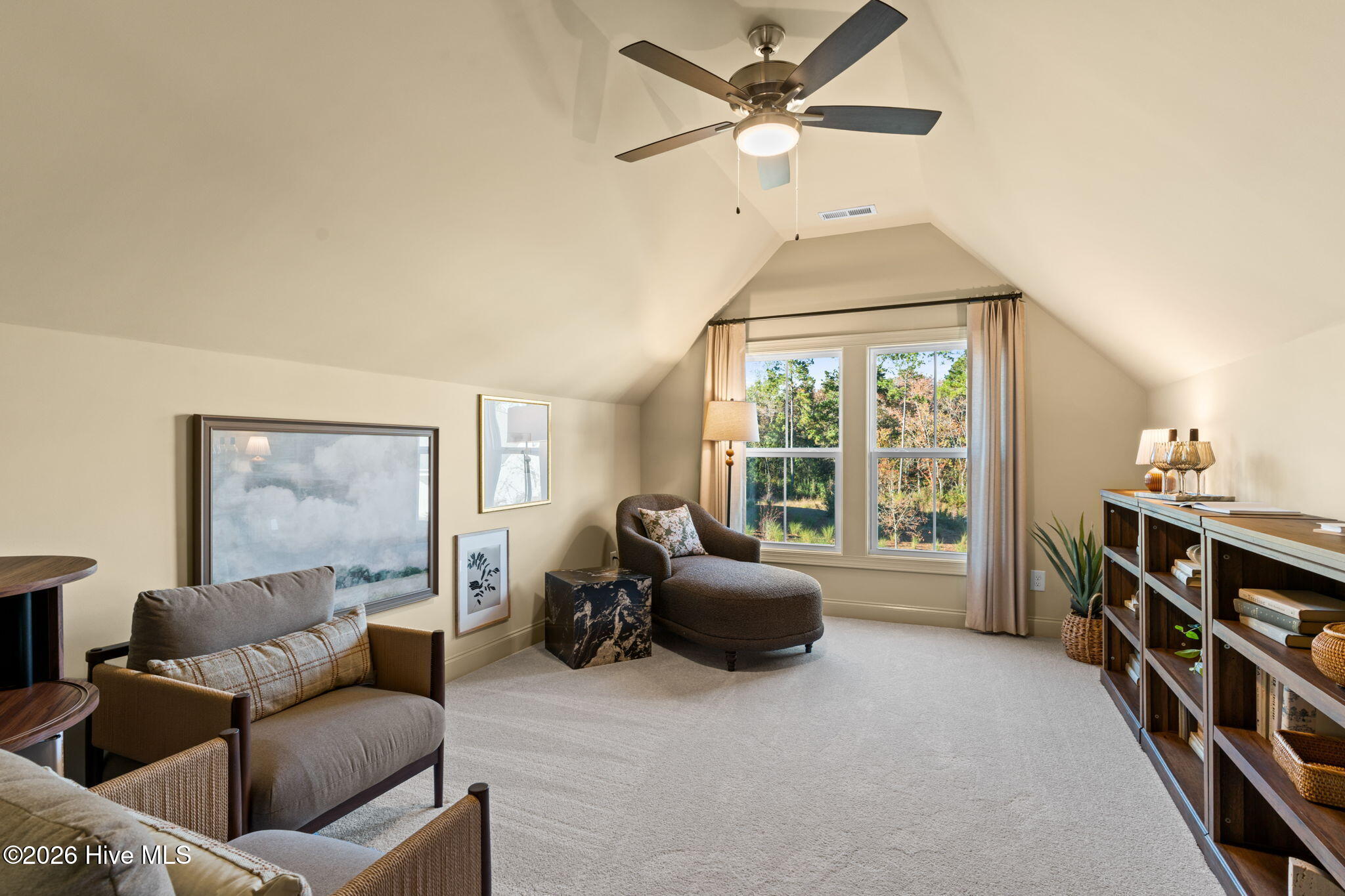 100558928 | Photo 20