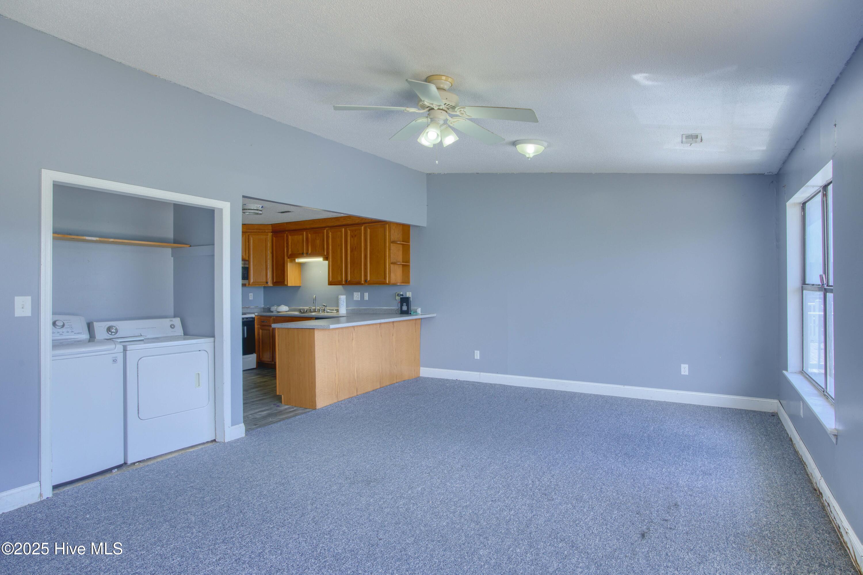 100489747 | Photo 14