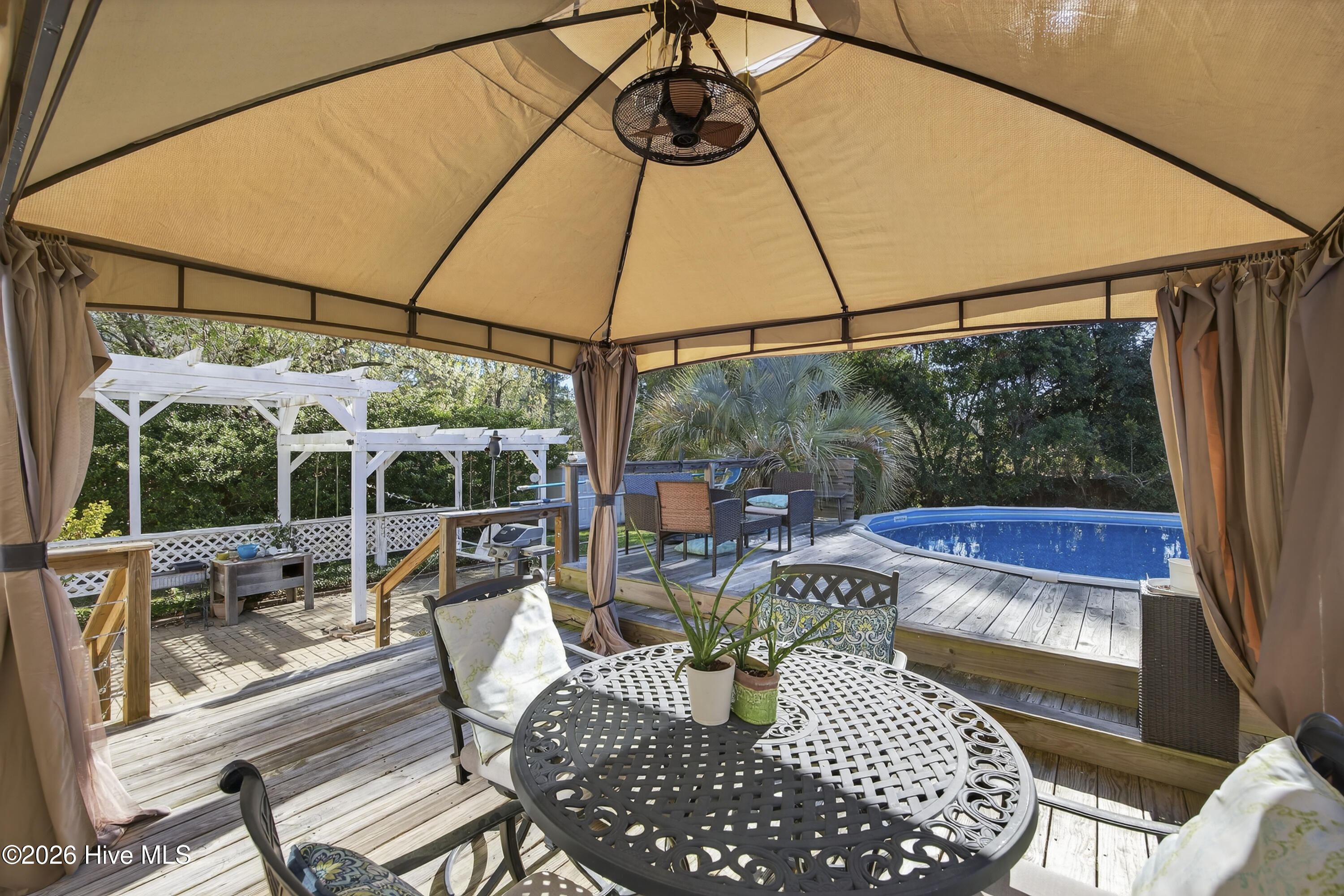 100560276 | Photo 29