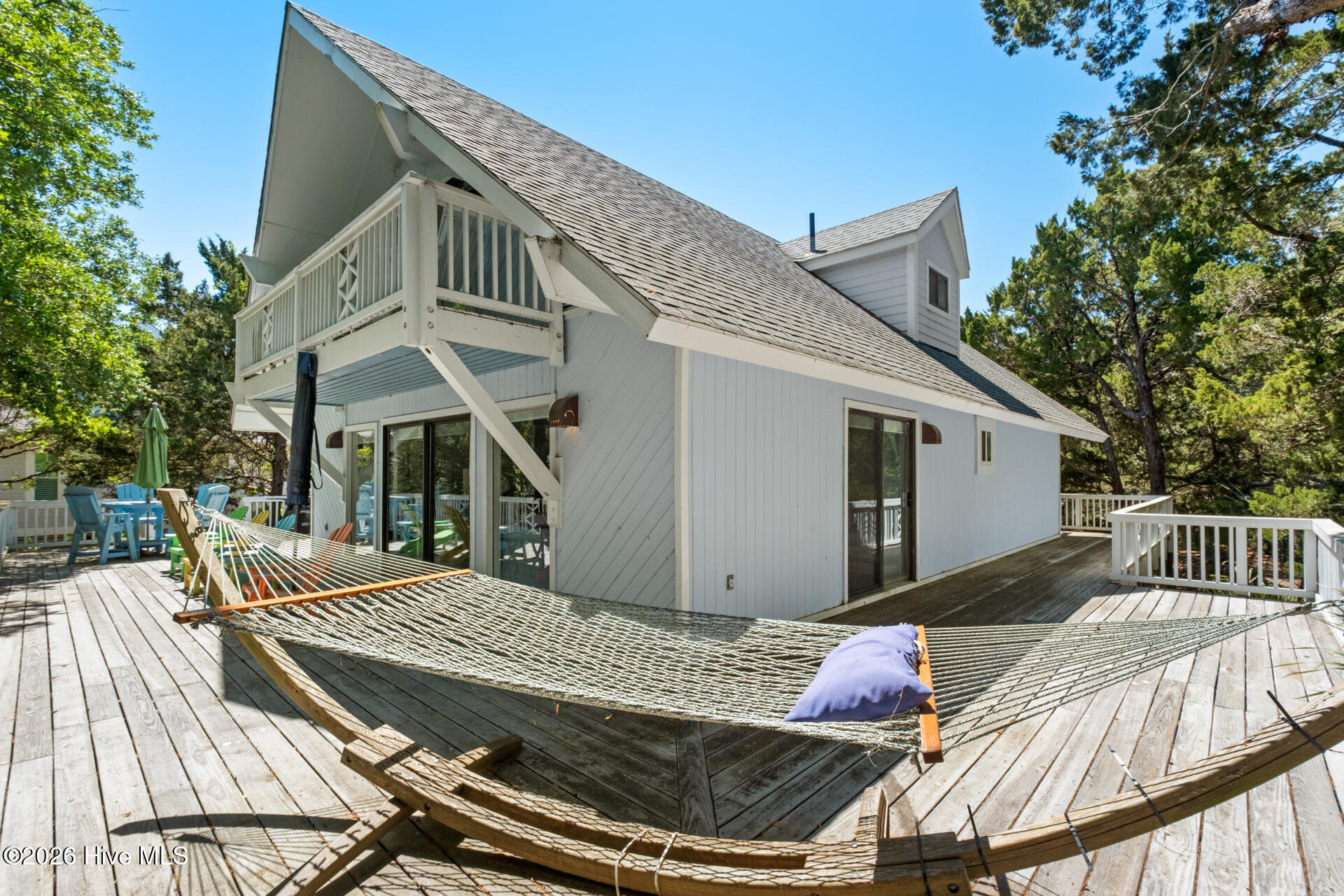 100569244 | Photo 41