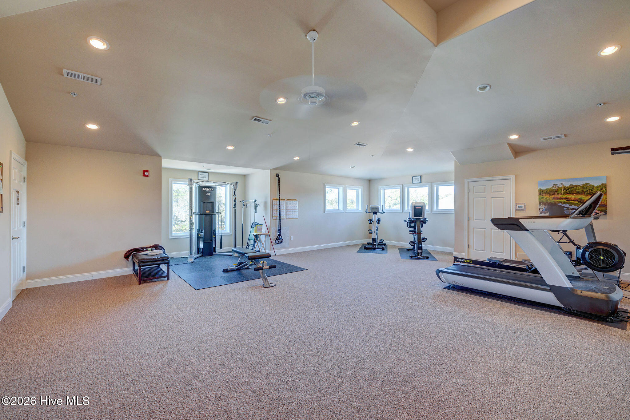 100566278 | Photo 77