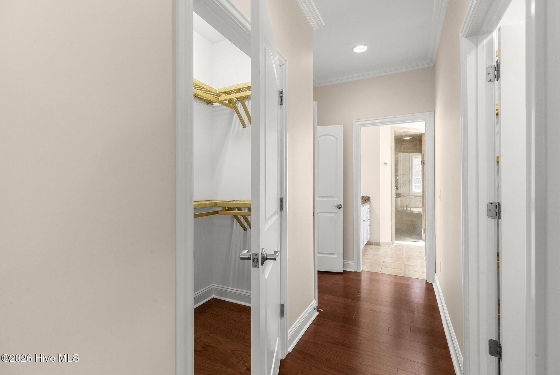 100556141 | Photo 26