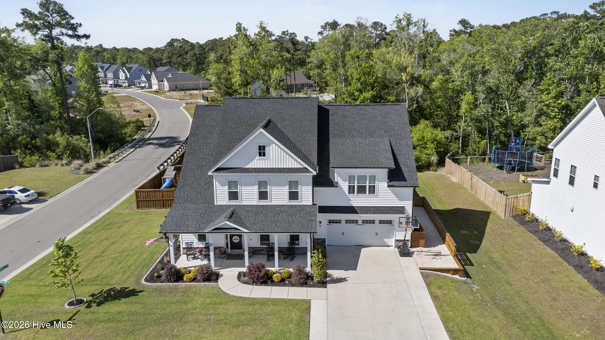 100570298 | Photo 52