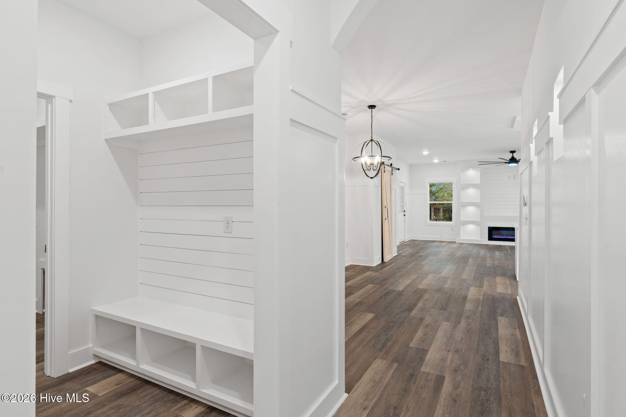 100528198 | Photo 13