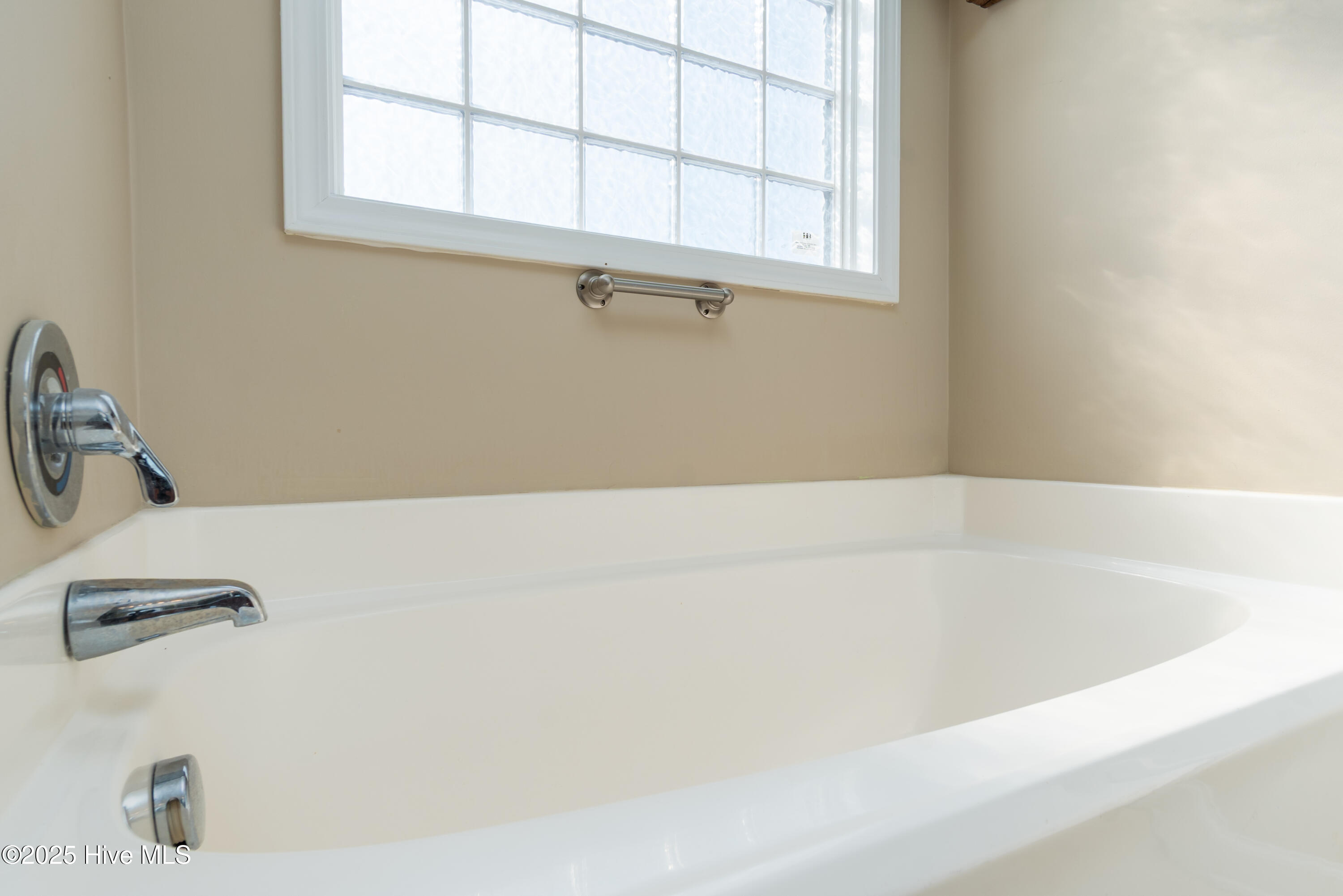 100542382 | Photo 30