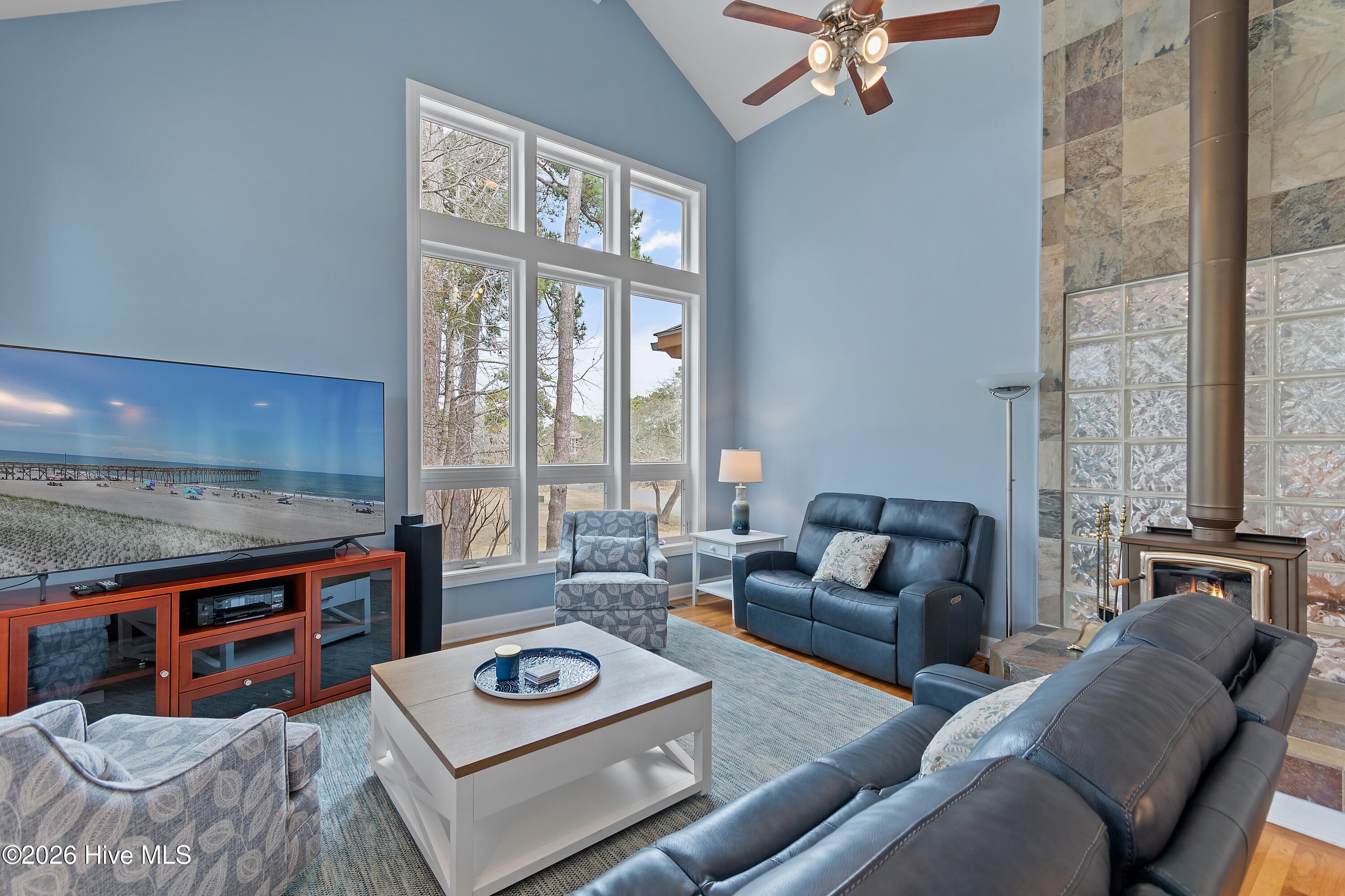 100557427 | Photo 39