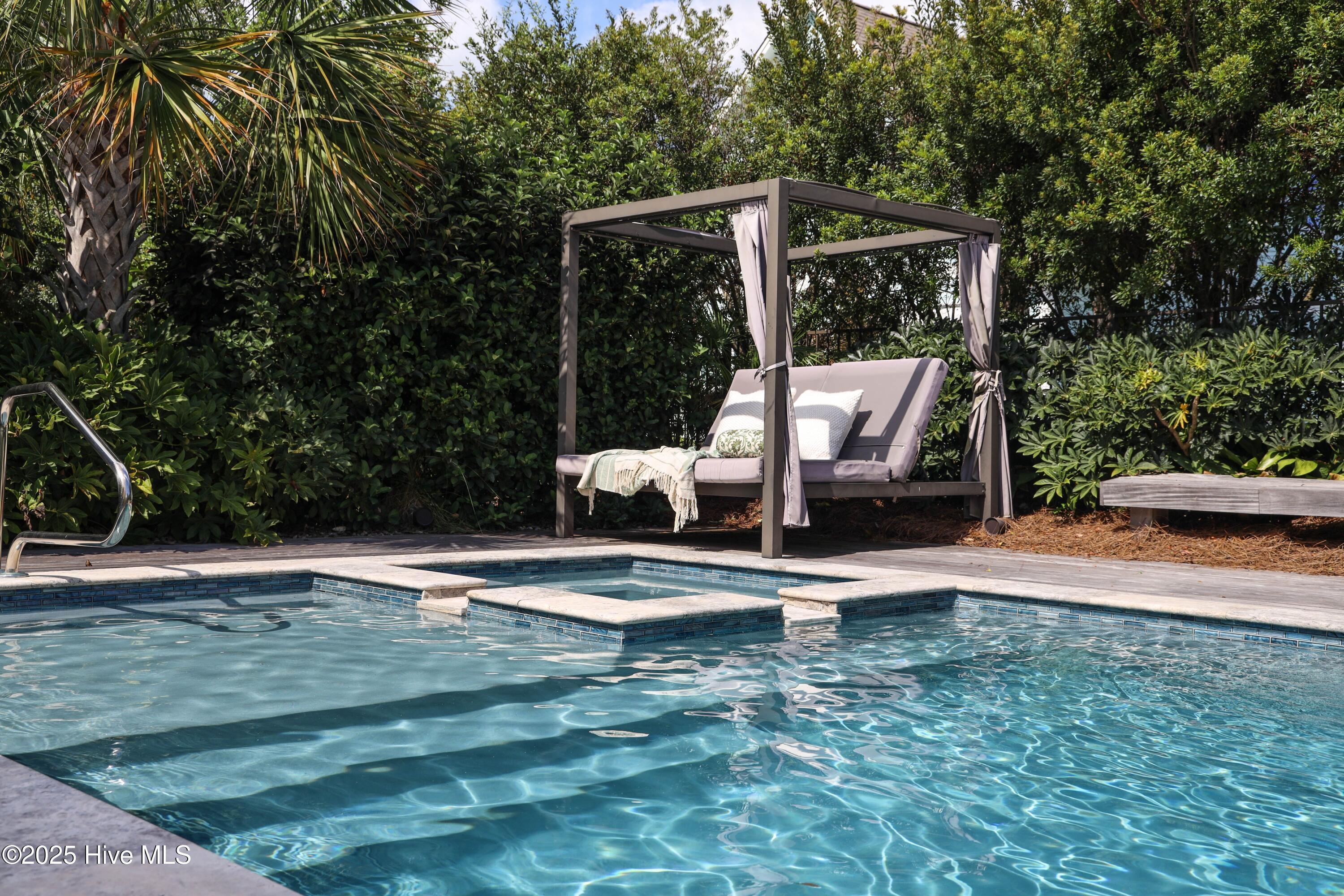 100534073 | Photo 29