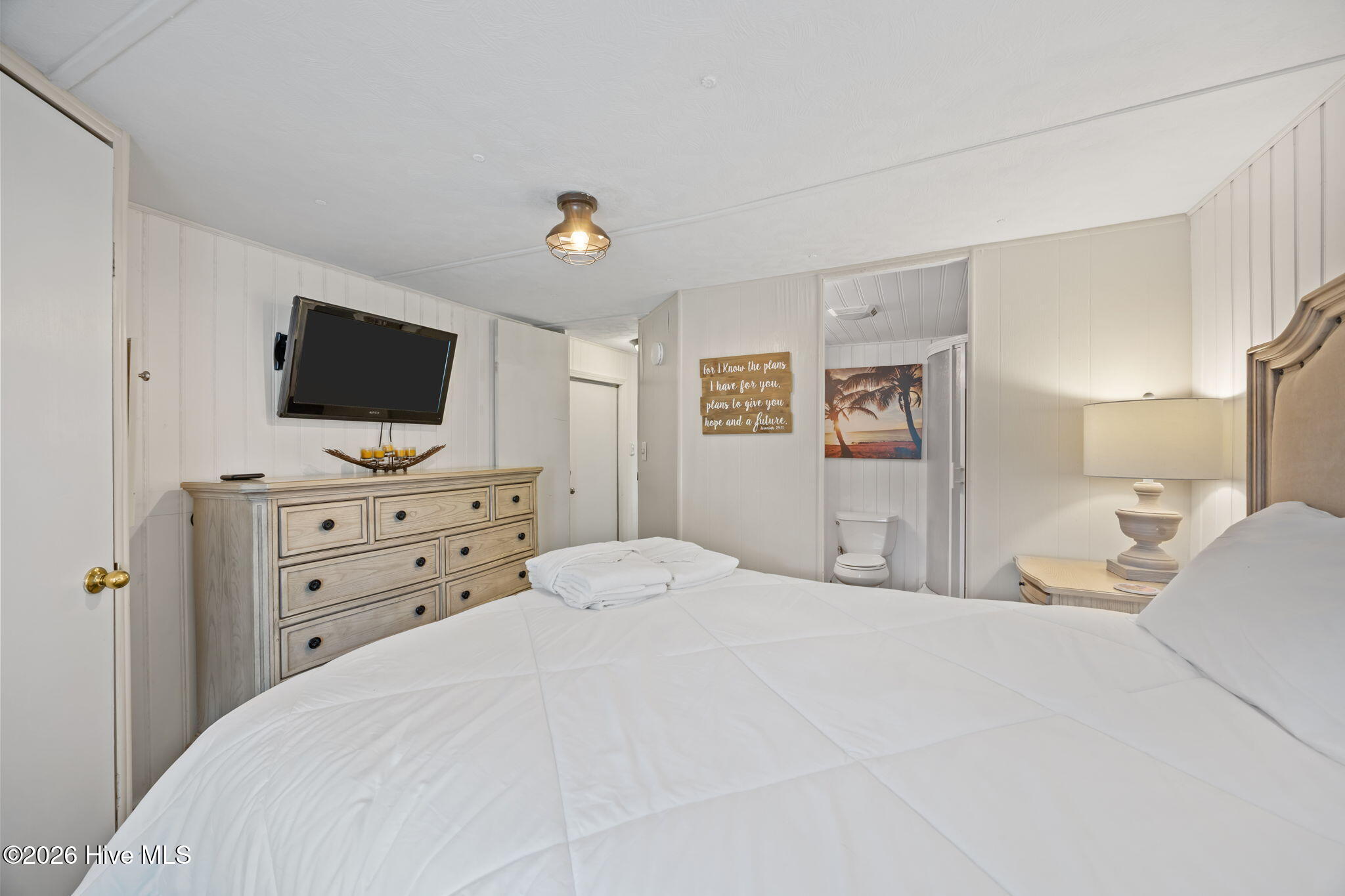 100561828 | Photo 17