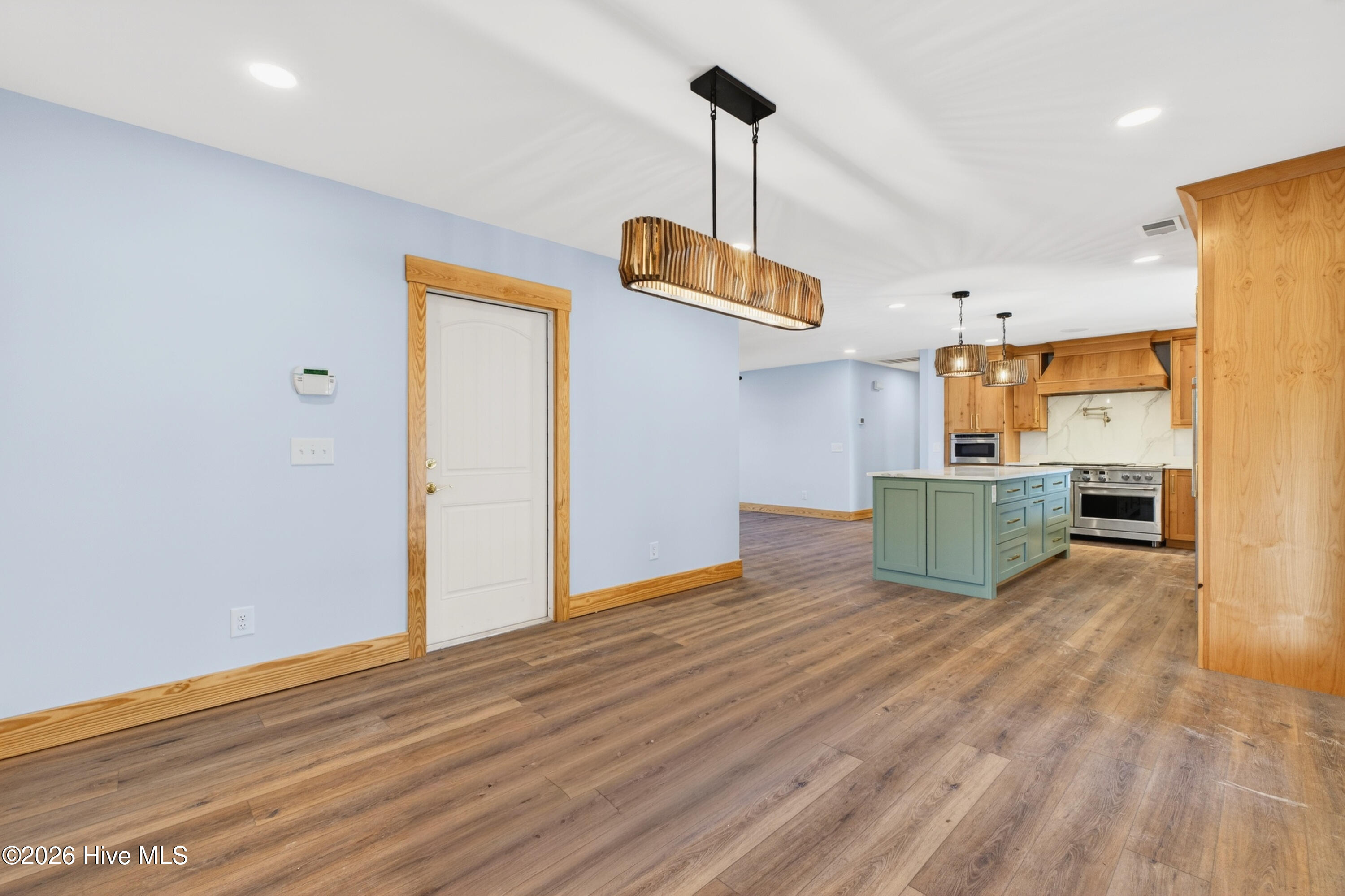 100552365 | Photo 22