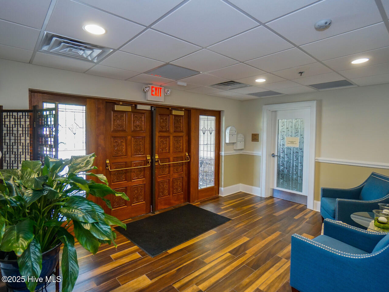 100533564 | Photo 36