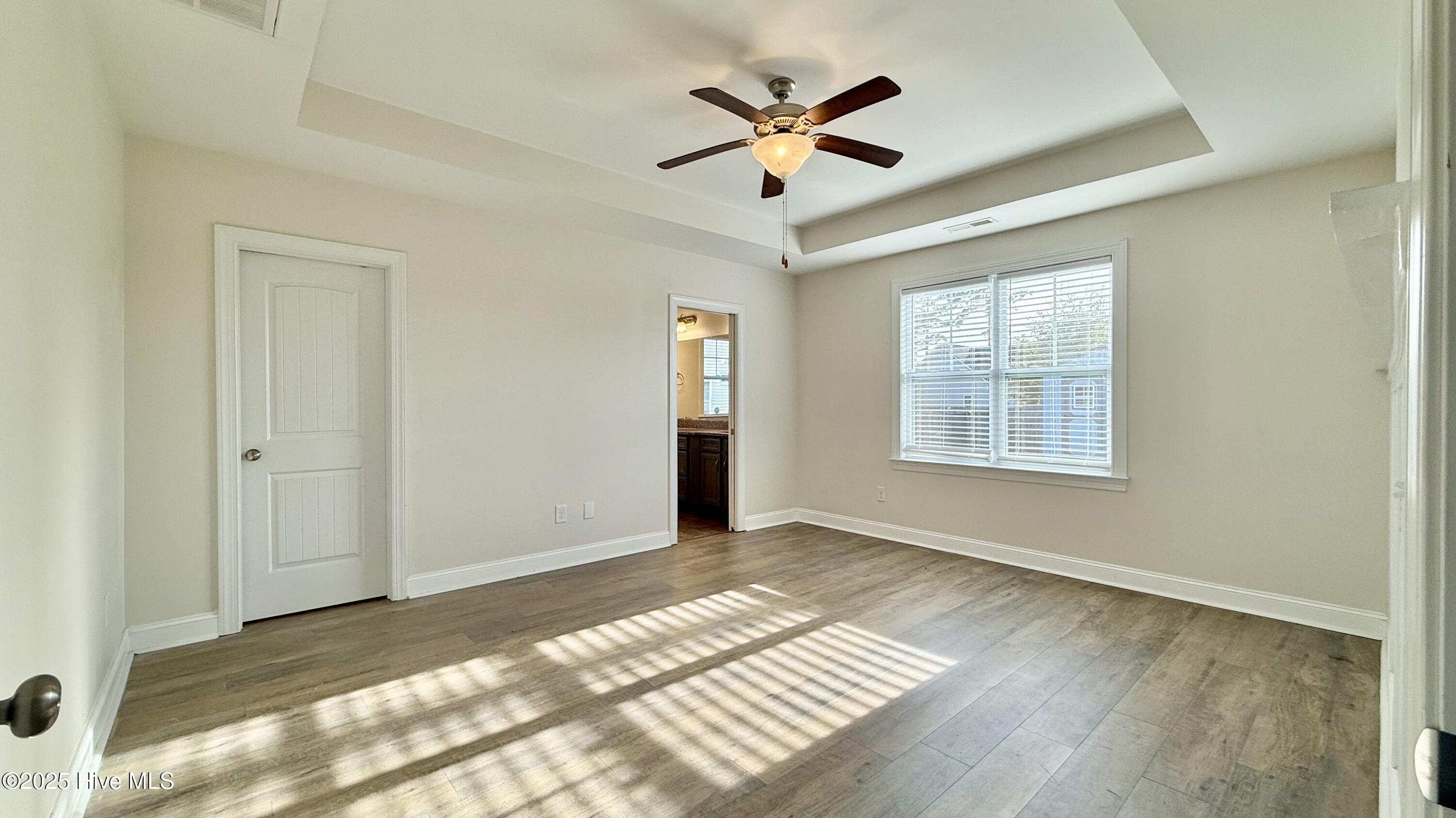 100559412 | Photo 19