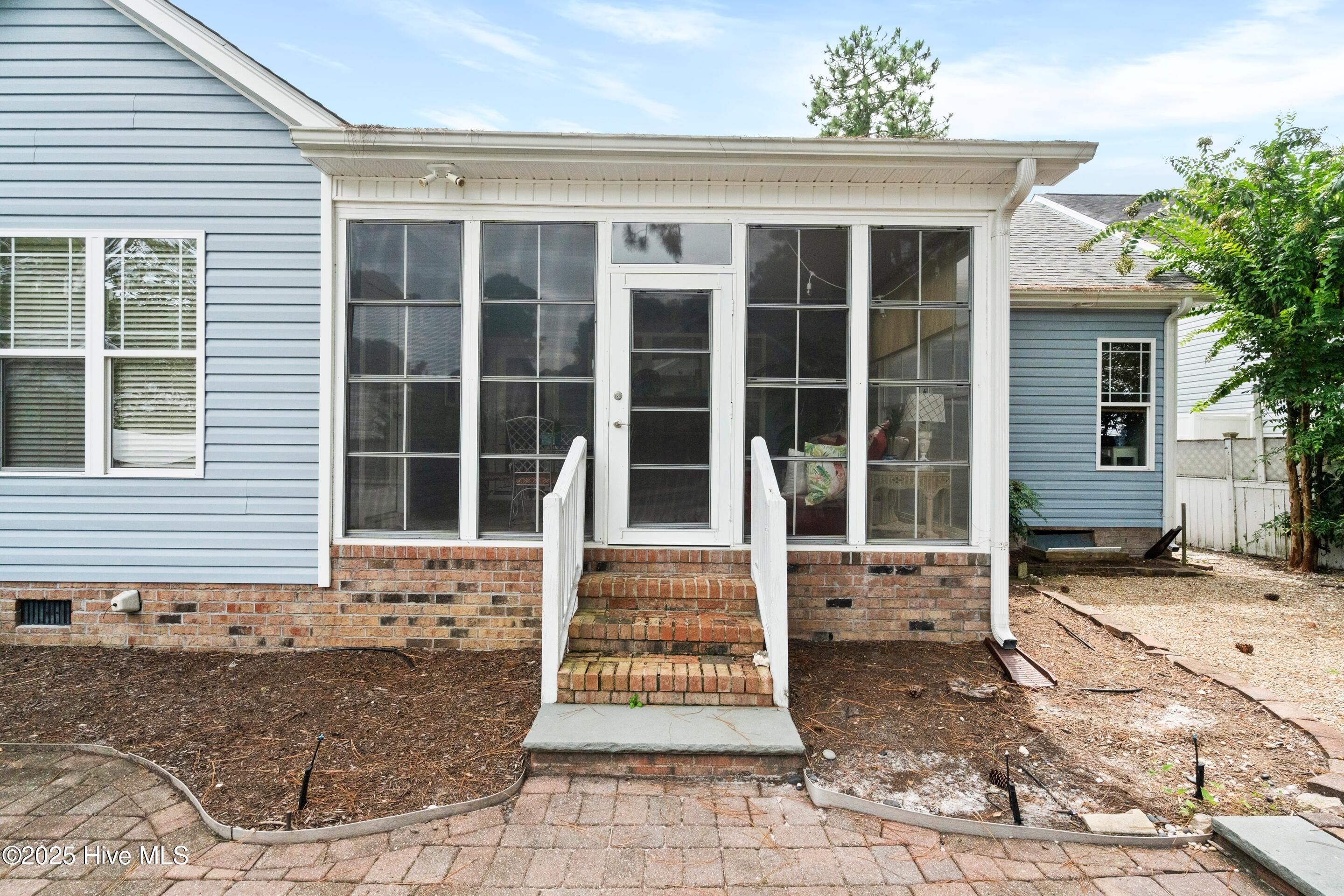 100525982 | Photo 59