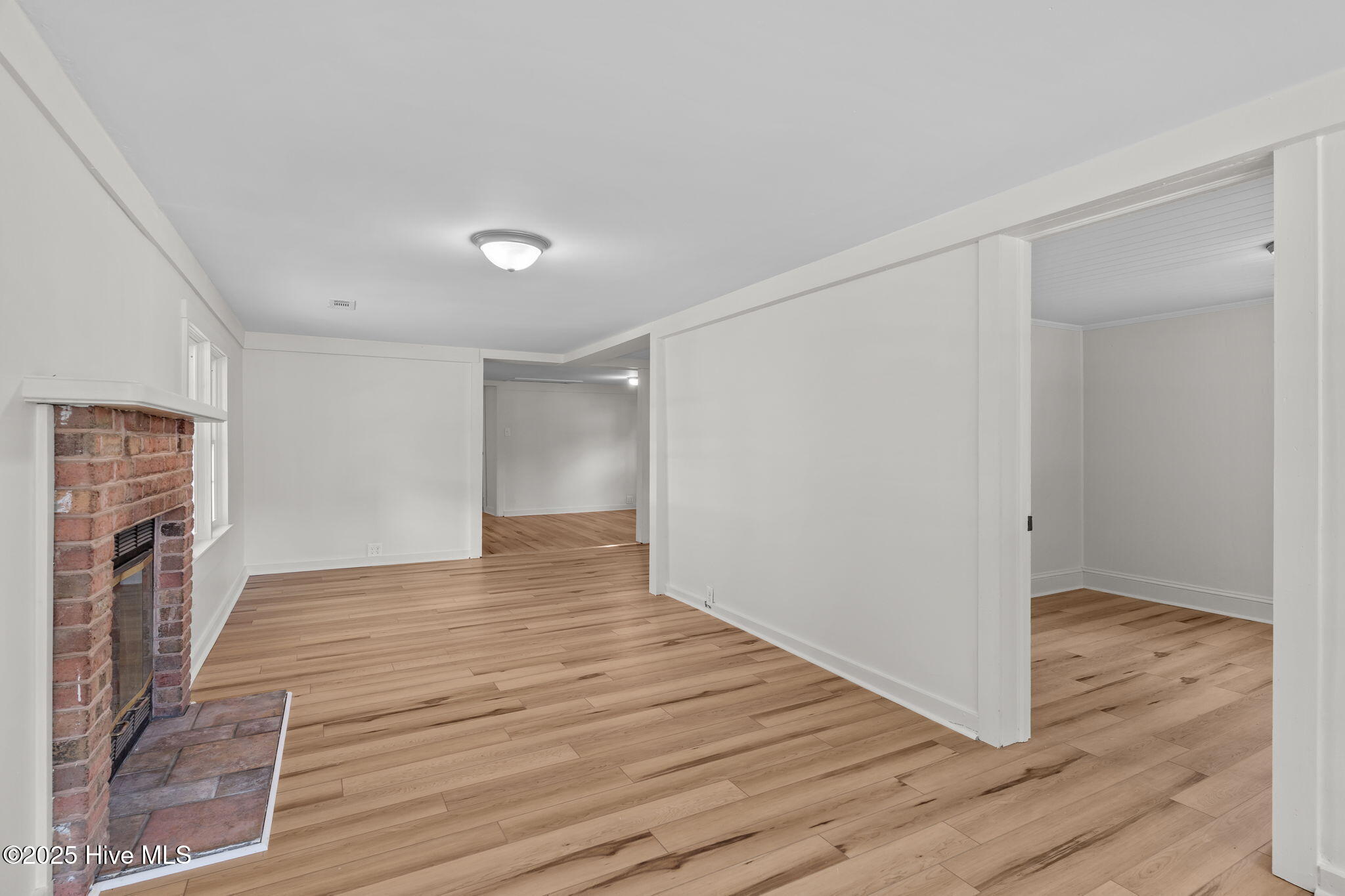 100556871 | Photo 30