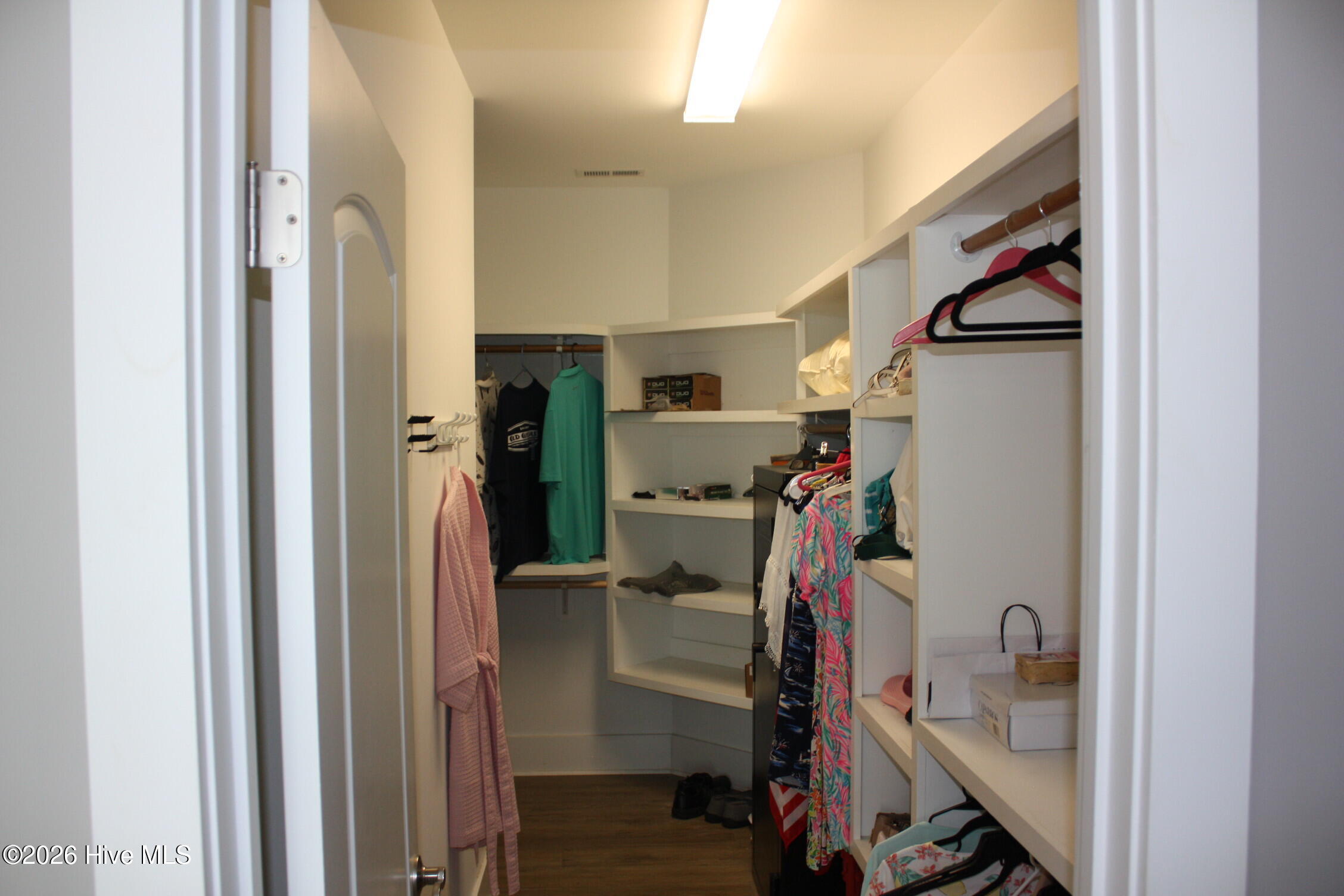 100555586 | Photo 23