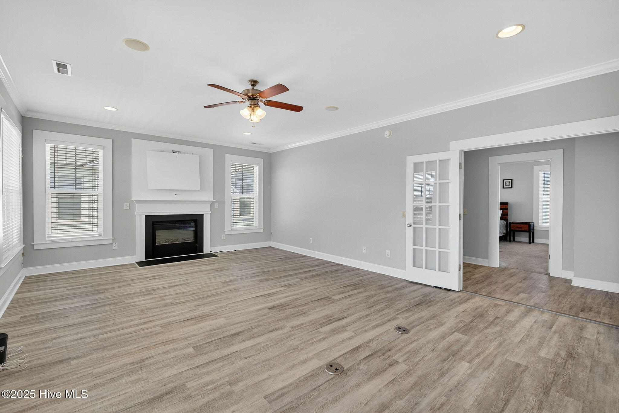 100522563 | Photo 73