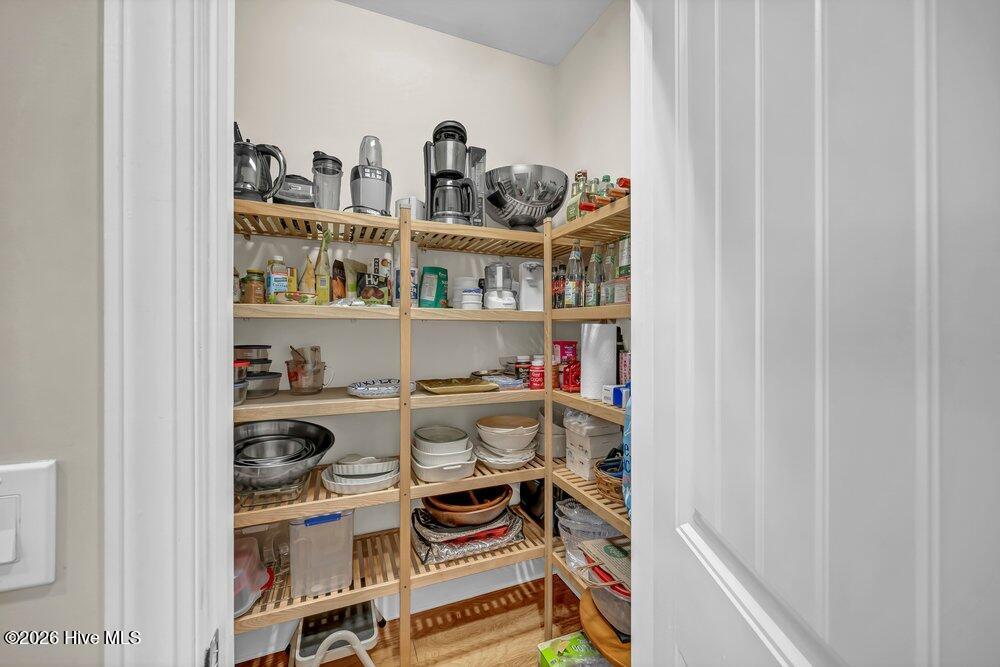 100553268 | Photo 16