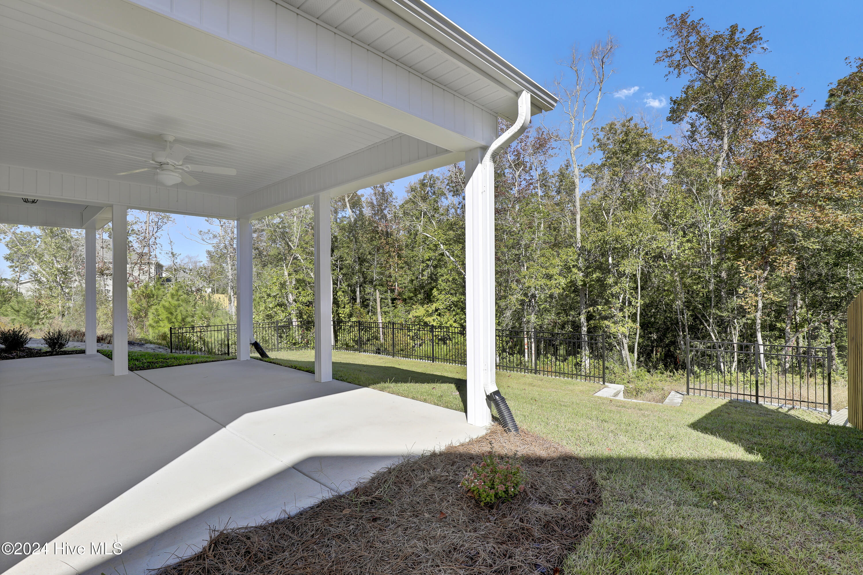 100477041 | Photo 27