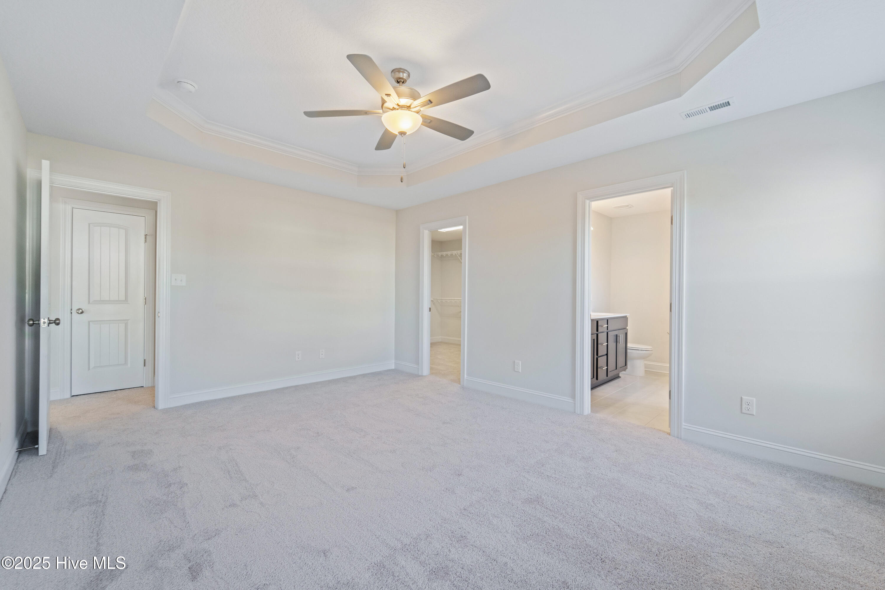 100519651 | Photo 18