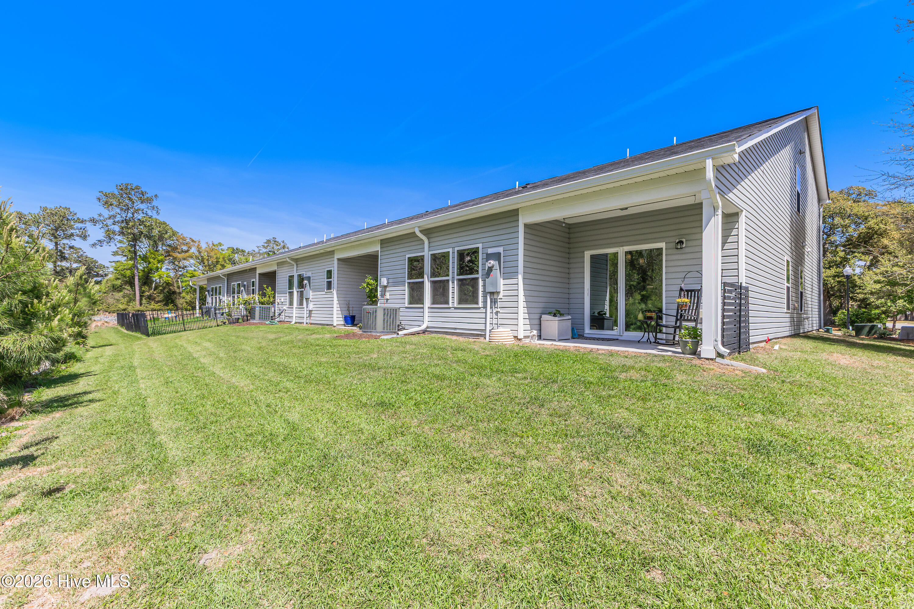 100565599 | Photo 34