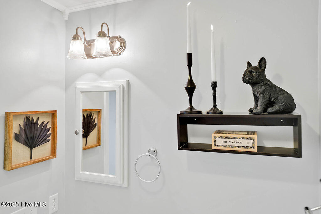 100494223 | Photo 41