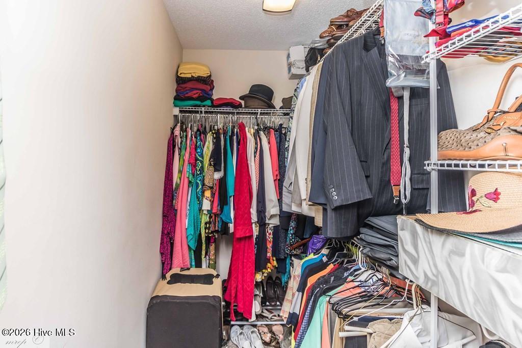 20220509235412905011000000-o